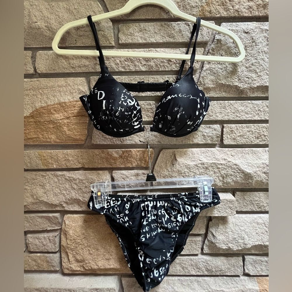 Vintage VENUS Swimwear Bikini Black White Scroll Print Y2K 34b top Medium Bottom - Picture 2 of 12